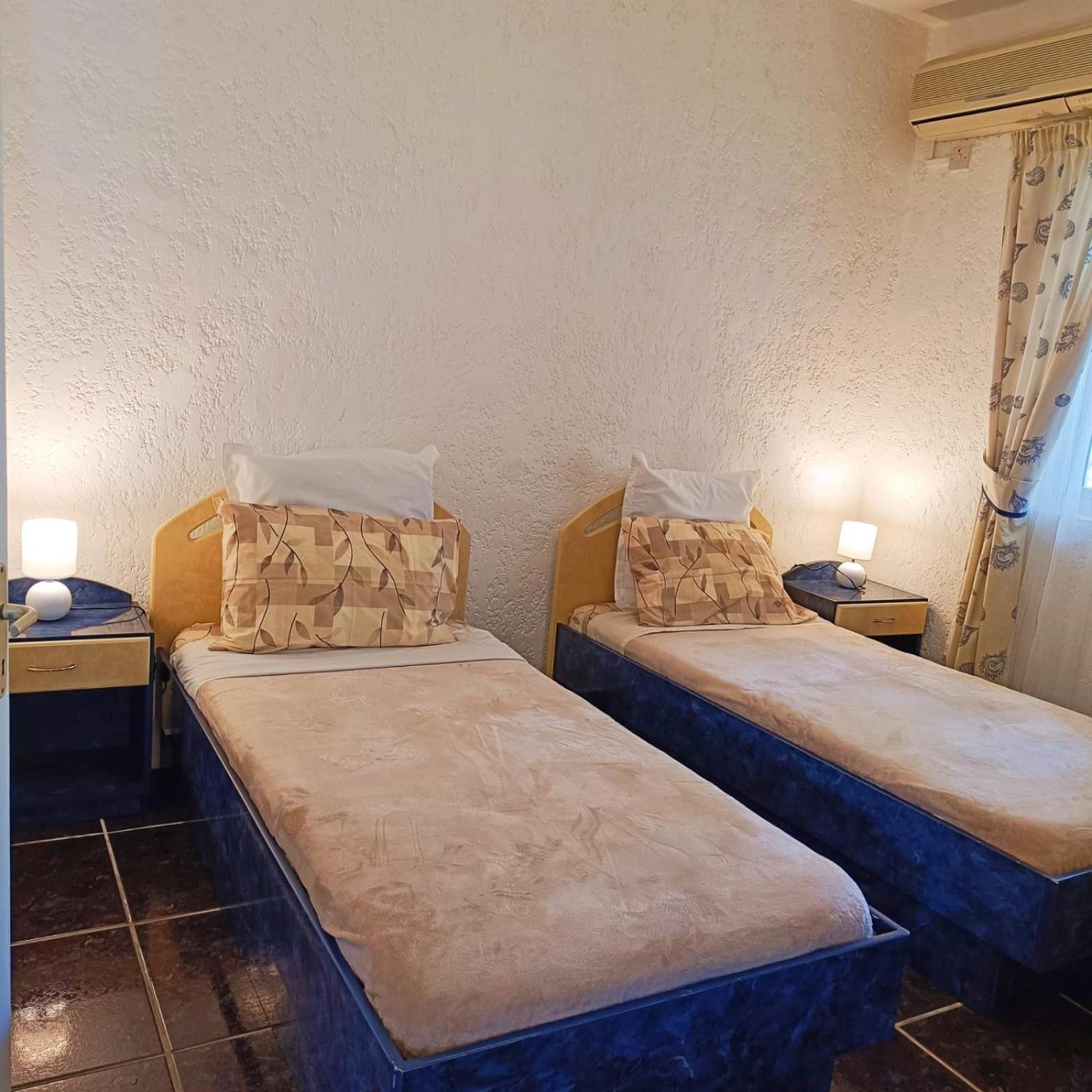 The Coastal Apartment Flic en Flac Bagian luar foto